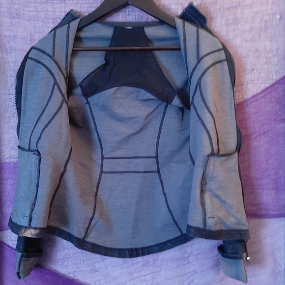 Sweater - Picture 3 of 4